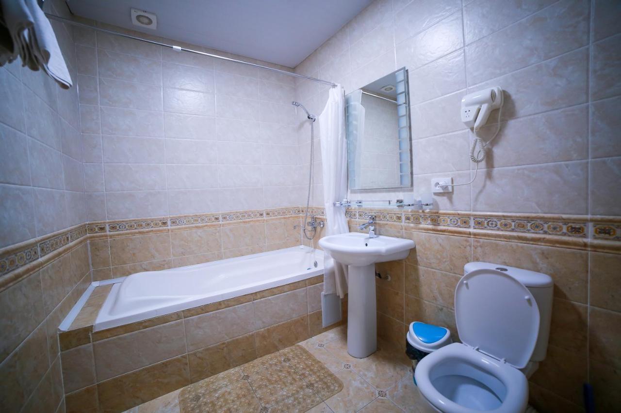 בוקורו Hotel Rayhon Boutique מראה חיצוני תמונה